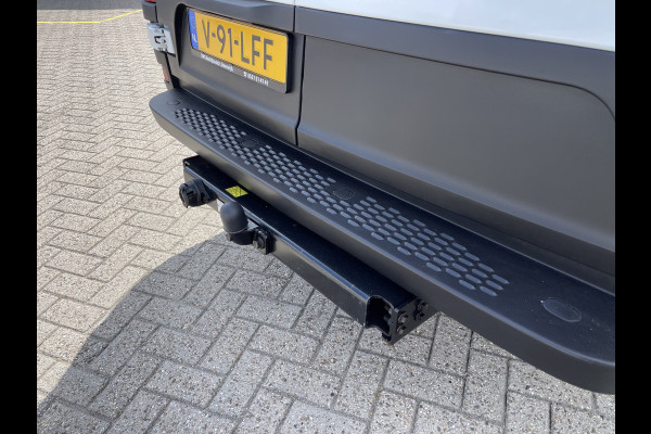 Iveco Daily 35S14V 2.3 136pk 410 L4H2 Himatic automaat / vaste prijs rijklaar € 23.950 ex btw / lease vanaf € 391 / trekhaak 3500 kg / airco / cruise control / laadruimte 475 cm lang !