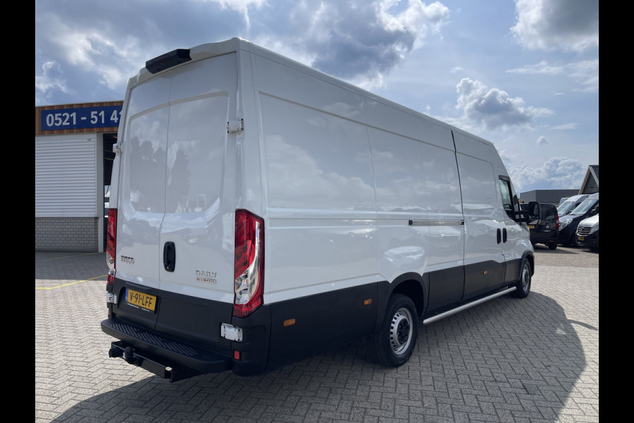 Iveco Daily 35S14V 2.3 136pk 410 L4H2 Himatic automaat / vaste prijs rijklaar € 23.950 ex btw / lease vanaf € 391 / trekhaak 3500 kg / airco / cruise control / laadruimte 475 cm lang !