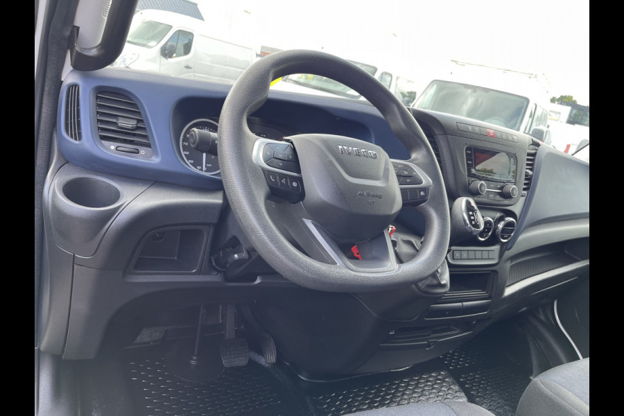 Iveco Daily 35S14V 2.3 136pk 410 L4H2 Himatic automaat / vaste prijs rijklaar € 23.950 ex btw / lease vanaf € 391 / trekhaak 3500 kg / airco / cruise control / laadruimte 475 cm lang !