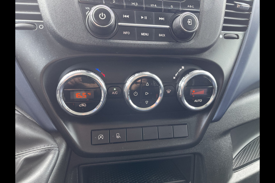 Iveco Daily 35S14V 2.3 136pk 410 L4H2 Himatic automaat / vaste prijs rijklaar € 23.950 ex btw / lease vanaf € 391 / trekhaak 3500 kg / airco / cruise control / laadruimte 475 cm lang !