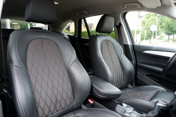 BMW X1 xDrive25e High Exec. / 18inch / Leder/ INCL. 12 maanden BOVAG