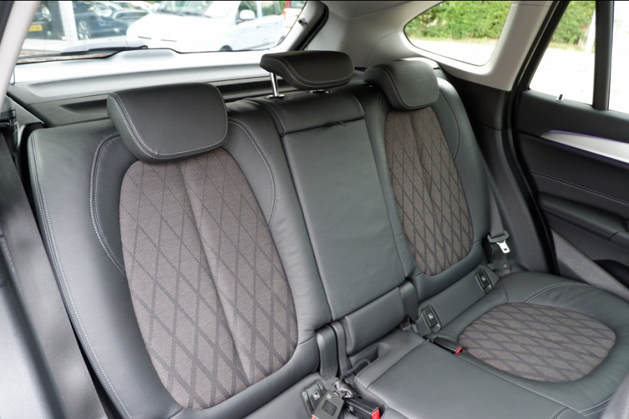 BMW X1 xDrive25e High Exec. / 18inch / Leder/ INCL. 12 maanden BOVAG