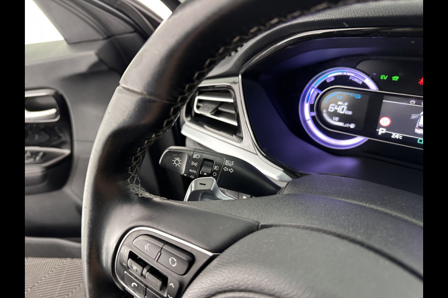 Kia Niro 1.6 GDi Hybrid DynamicLine (INCL-BTW) Aut. *ADAPTIVE-CRUISE | LEATHER-FABRIC | NAVI-FULLMAP | HEATED-COMFORTSEATS | CAMERA | DAB+ | KEYLESS | ECC | DIGI-COCKPIT | SHIFT-PADDLES | LANE-ASSIST | PDC | TOWBAR | 16''ALU*