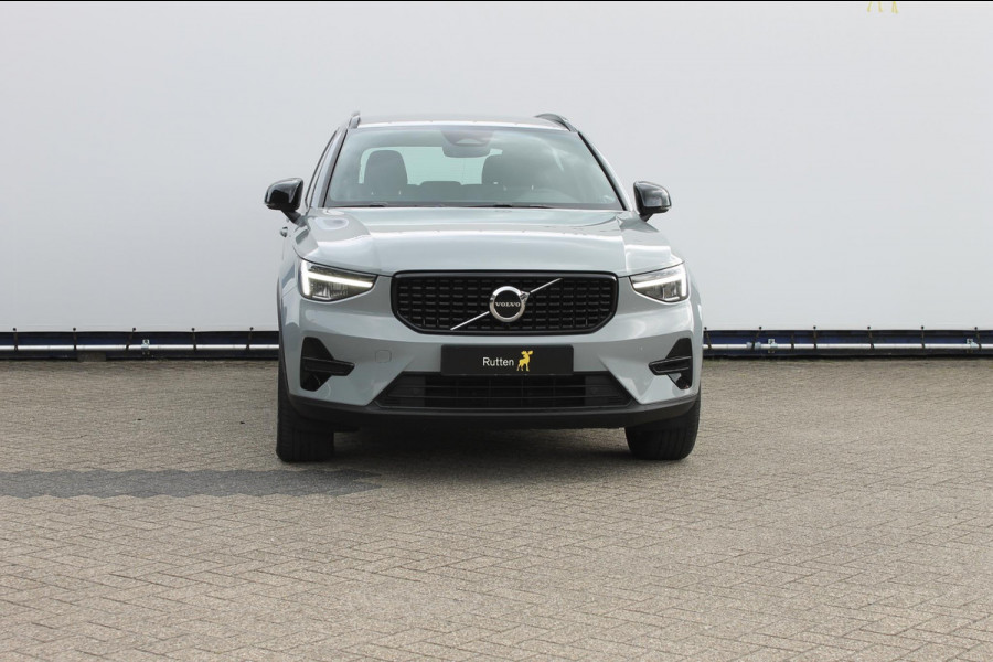 Volvo XC40 B4 211pk Automaat Plus Dark Google infotainment / Adaptieve cruise control / Verwarmbare voorstoelen en stuurwiel / Elektrisch bedienbare bestuurdersstoel met geheugen / Semi elektrisch wegklapbare trekhaak