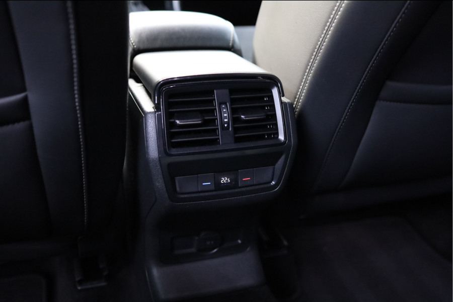 Škoda Kodiaq 1.5 TSI Sportline Business | Ned. Auto | Trekhaak | Stuur en stoel verwarming | Sportline | Hoge instap | caravan trekker bij uitstek | BTW voor bedrijven verekenbaar |