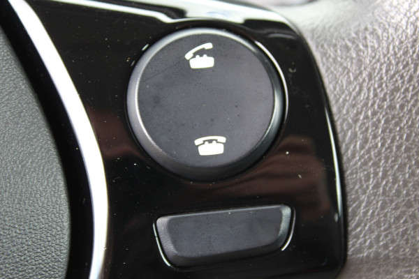 Toyota Aygo 1.0-70pk VVT-i x-fun 5drs. Keurige Toyota Aygo 5drs. Slechts 24,- wegenbelasting per mnd.  Airco, metallic lak, 5 deuren, ABS/ESP, telefoonvoorb., USB, elektr. ramen voor, centr. vergr. afst. bed.