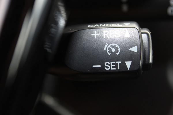 Toyota Aygo 1.0-70pk VVT-i x-fun 5drs. Keurige Toyota Aygo 5drs. Slechts 24,- wegenbelasting per mnd.  Airco, metallic lak, 5 deuren, ABS/ESP, telefoonvoorb., USB, elektr. ramen voor, centr. vergr. afst. bed.