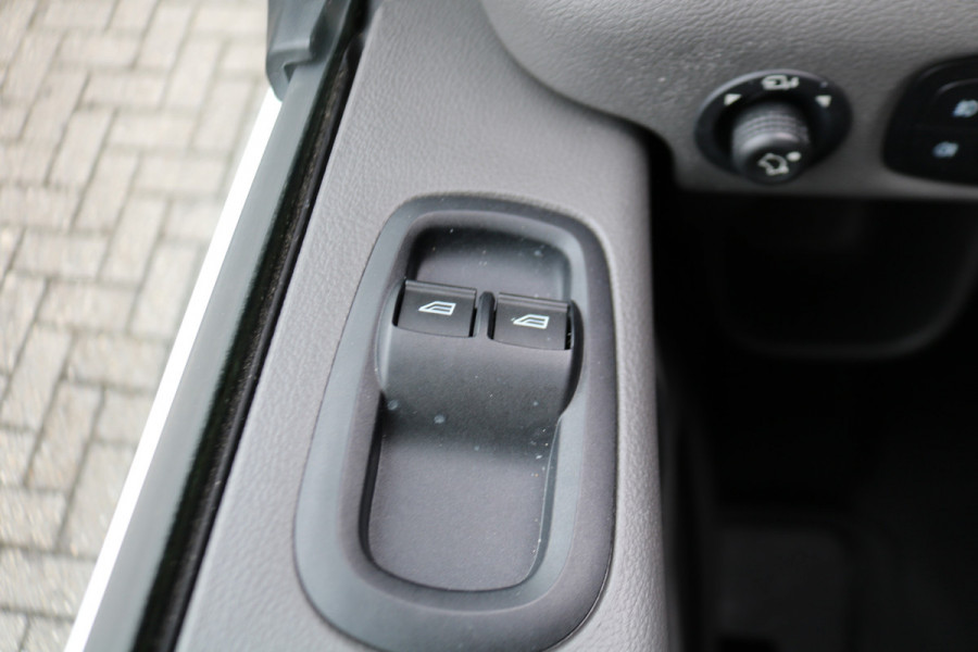 Ford Transit 2.0 TDCI 130pk L2 H2 DC Trend Airco Trekhaak Navigatie Camera