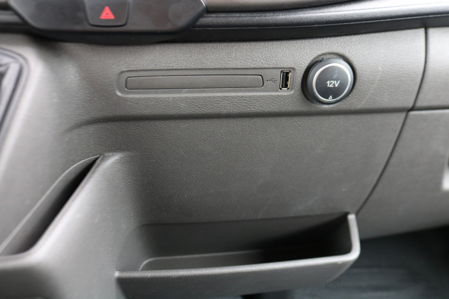 Ford Transit 2.0 TDCI 130pk L2 H2 DC Trend Airco Trekhaak Navigatie Camera