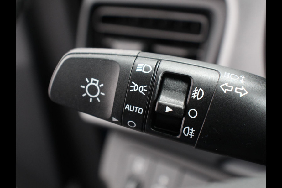 Kia Stonic 1.0 T-GDi DynamicLine | Navigatie | Airco |  Parkeer Sensoren | Lichtmetalen Velgen | Led