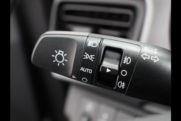 Kia Stonic 1.0 T-GDi DynamicLine | Navigatie | Airco |  Parkeer Sensoren | Lichtmetalen Velgen | Led