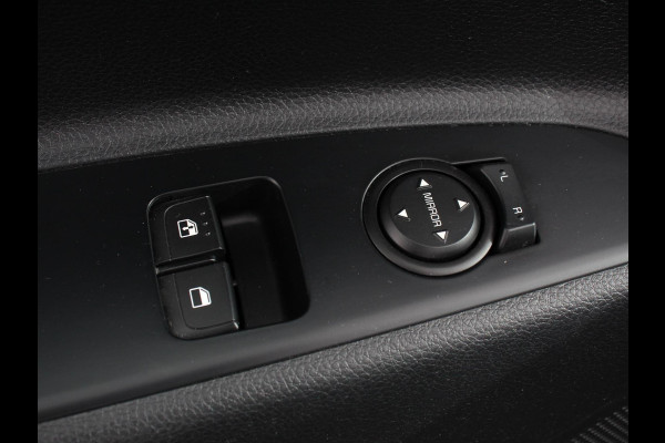 Kia Stonic 1.0 T-GDi DynamicLine | Navigatie | Airco |  Parkeer Sensoren | Lichtmetalen Velgen | Led