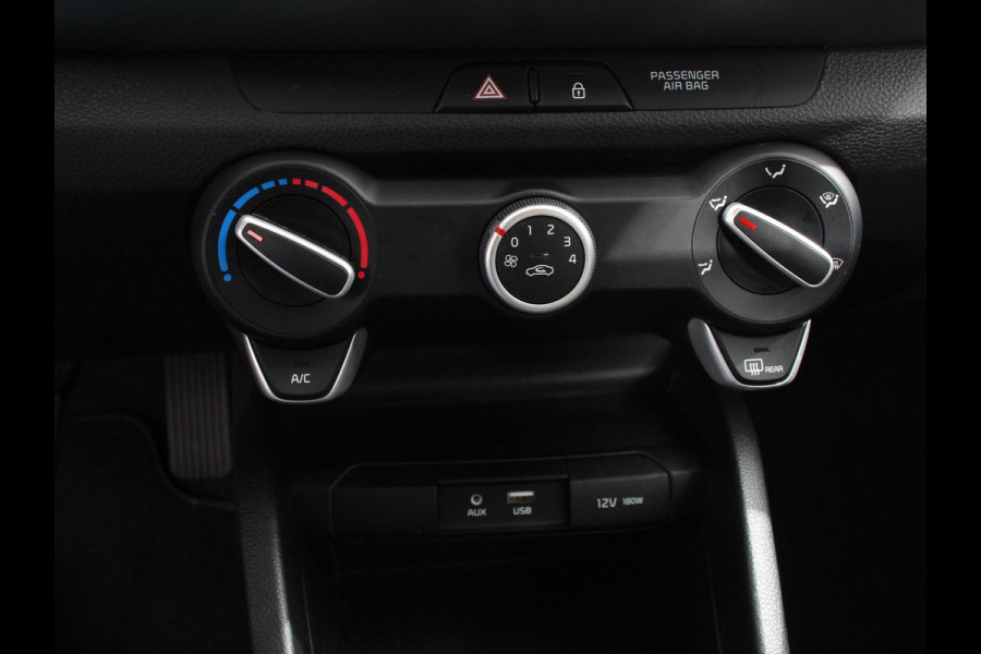 Kia Stonic 1.0 T-GDi DynamicLine | Navigatie | Airco |  Parkeer Sensoren | Lichtmetalen Velgen | Led