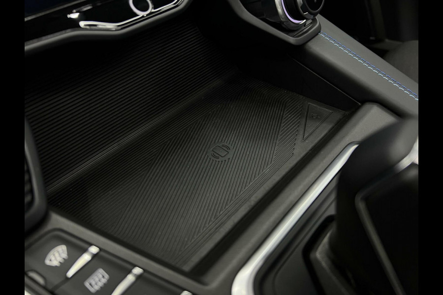 Lynk & Co 01 1.5 Black pack 261PK | Carplay | Pano | 360 Cam