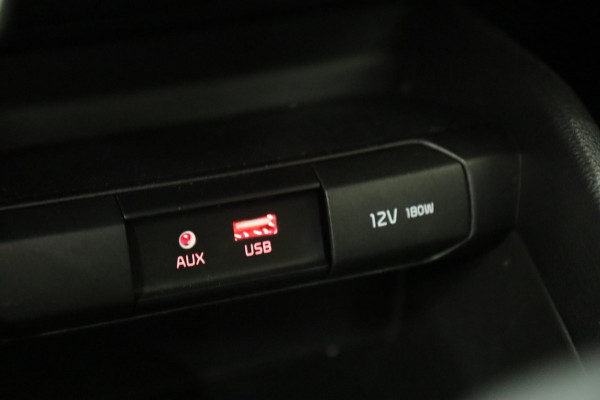 Kia Stonic Kia Stonic, 1.0 T-GDi NAP/ DynamicLine Navi / Airco / Cruise / Camera / Trekhaak