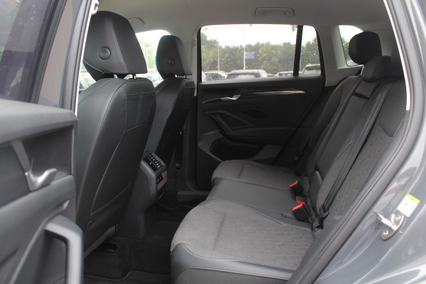 Volkswagen Tiguan 1.5 eTSI Life Edition / Camera / Navigatie / 17'' / Keyless / Dodehoek / DAB / ACC