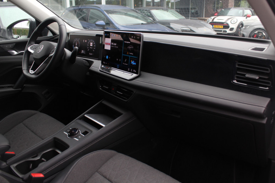 Volkswagen Tiguan 1.5 eTSI Life Edition / Camera / Navigatie / 17'' / Keyless / Dodehoek / DAB / ACC