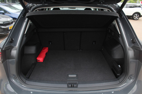 Volkswagen Tiguan 1.5 eTSI Life Edition / Camera / Navigatie / 17'' / Keyless / Dodehoek / DAB / ACC