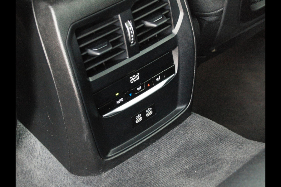 BMW 3-serie 320i Business Edition | Apple Carplay | Trekhaak | Cruise Control | Automaat | Parkeersensoren |