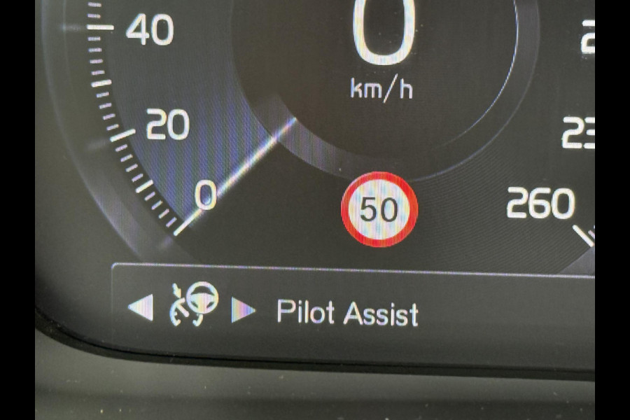 Volvo XC40 1.5 T5 Twin Engine R-Design SOH87%|Pano|Pilot|Trekhaak|360CAM|H&K