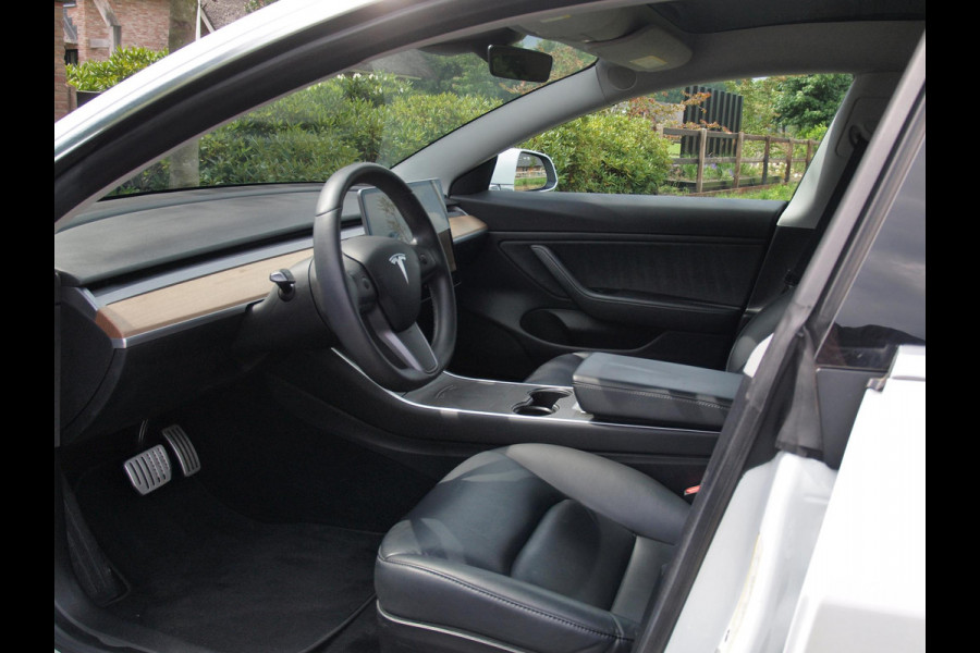 Tesla Model 3 Performance AWD 75 kWh | Camera | Glazen dak | DAB | NL-Auto |