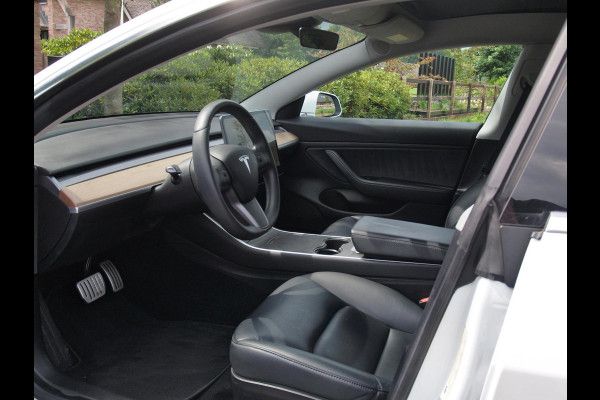 Tesla Model 3 Performance AWD 75 kWh | Camera | Glazen dak | DAB | NL-Auto |