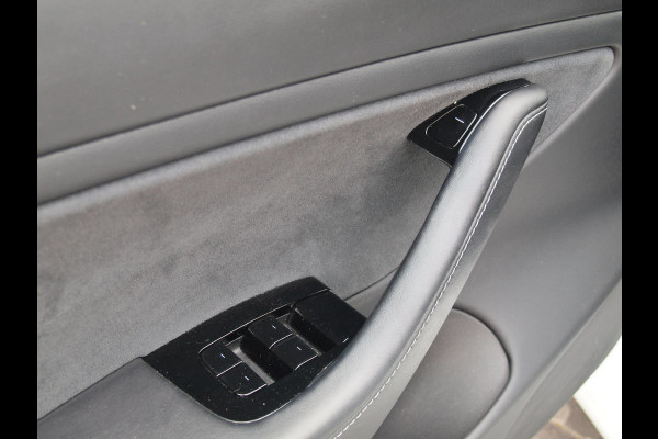Tesla Model 3 Performance AWD 75 kWh | Camera | Glazen dak | DAB | NL-Auto |