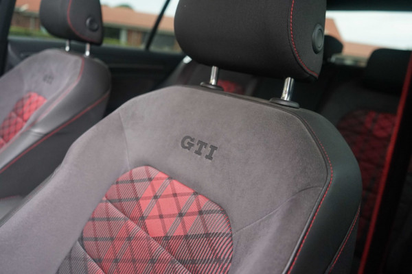 Volkswagen Golf 2.0 TSI GTI TCR Nardo/Pano/DCC/Bull-X/HG/KW