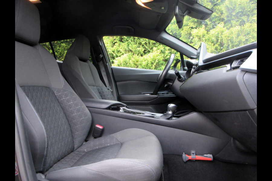 Toyota C-HR 2.0 Hybrid Business Plus *Navi*