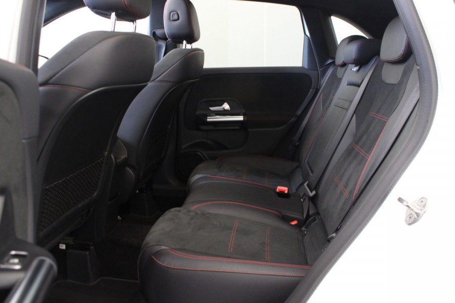 Mercedes-Benz B-Klasse 200 Business Solution AMG |Pano|Stoelverwarming|