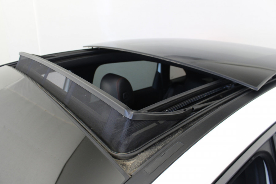 Mercedes-Benz B-Klasse 200 Business Solution AMG |Pano|Stoelverwarming|