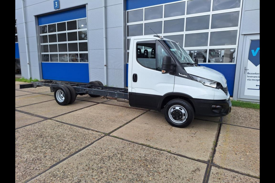 Iveco Daily 35C14H Chassis Cabine - Automaat - Luchtvering