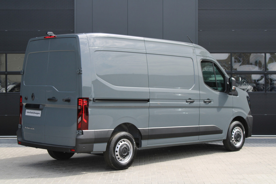 Renault Master T35 2.0 dCi 170pk L2H2 Extra - Navigatie - Camera - 270 gr deuren - Parkeersensoren - Draadloos laden - Rijklaar