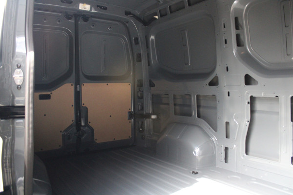 Renault Master T35 2.0 dCi 170pk L2H2 Extra - Navigatie - Camera - 270 gr deuren - Parkeersensoren - Draadloos laden - Rijklaar