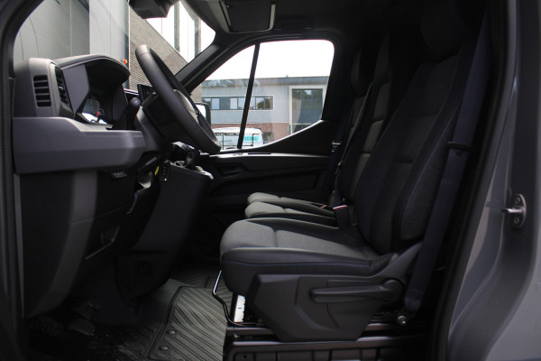 Renault Master T35 2.0 dCi 170pk L2H2 Extra - Navigatie - Camera - 270 gr deuren - Parkeersensoren - Draadloos laden - Rijklaar