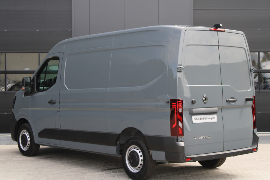 Renault Master T35 2.0 dCi 170pk L2H2 Extra - Navigatie - Camera - 270 gr deuren - Parkeersensoren - Draadloos laden - Rijklaar