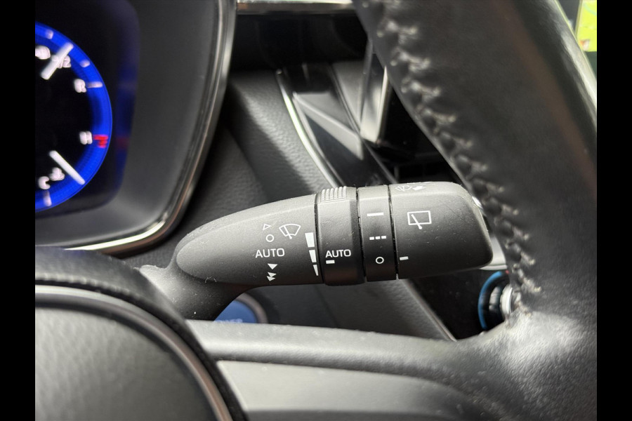 Toyota Corolla Touring Sports 1.8 Full Hybrid Dynamic Plus | Navigatie, Apple CarPlay/Android Auto, Stoel + Stuurverwarming, 17inch, Privacy glass
