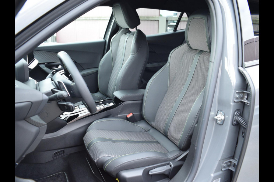 Peugeot 2008 1.2 Hybrid 145 GT ADAPTIVE CRUISECONTROL | CAMERA MET SENSOREN | NAVI & CARPLAY | E.C.C. |