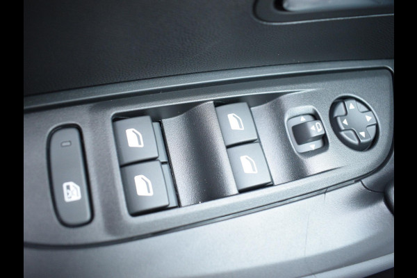 Peugeot 2008 1.2 Hybrid 145 GT ADAPTIVE CRUISECONTROL | CAMERA MET SENSOREN | NAVI & CARPLAY | E.C.C. |