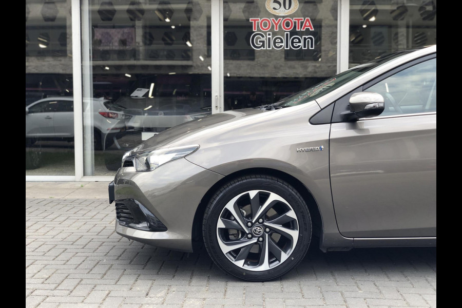 Toyota Auris 1.8 Hybrid Lease | Panoramdak, Navigatie, Licht + Regensensor, 17inch, Privacy glass, Bluetooth, Parkeercamera