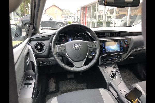 Toyota Auris 1.8 Hybrid Lease | Panoramdak, Navigatie, Licht + Regensensor, 17inch, Privacy glass, Bluetooth, Parkeercamera