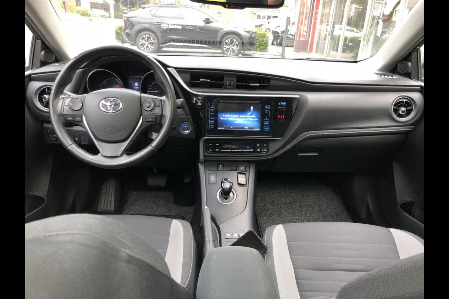 Toyota Auris 1.8 Hybrid Lease | Panoramdak, Navigatie, Licht + Regensensor, 17inch, Privacy glass, Bluetooth, Parkeercamera