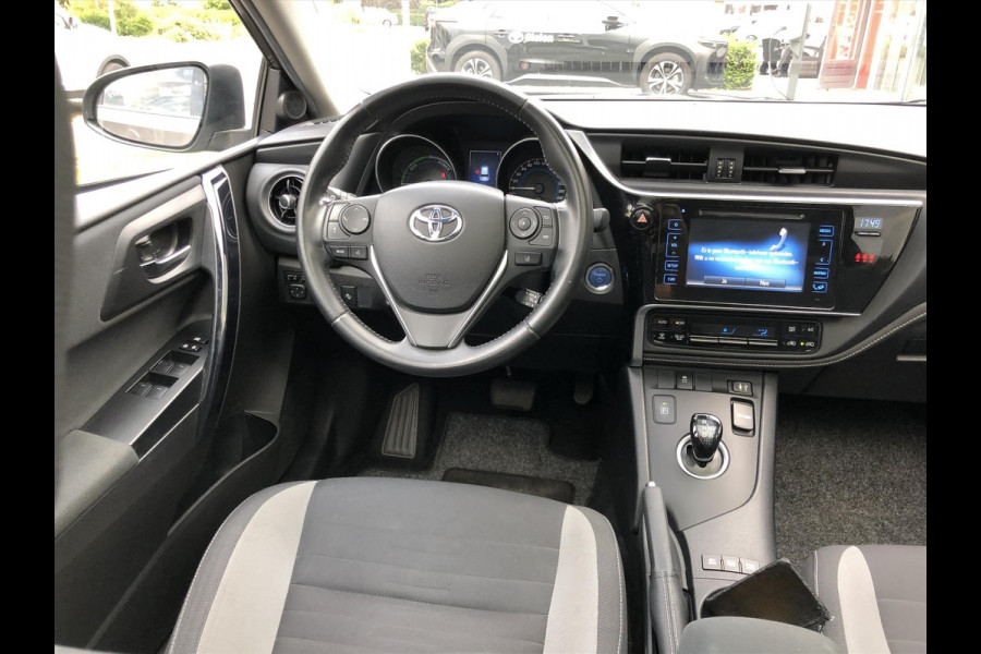 Toyota Auris 1.8 Hybrid Lease | Panoramdak, Navigatie, Licht + Regensensor, 17inch, Privacy glass, Bluetooth, Parkeercamera