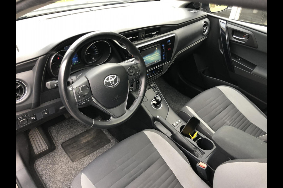 Toyota Auris 1.8 Hybrid Lease | Panoramdak, Navigatie, Licht + Regensensor, 17inch, Privacy glass, Bluetooth, Parkeercamera