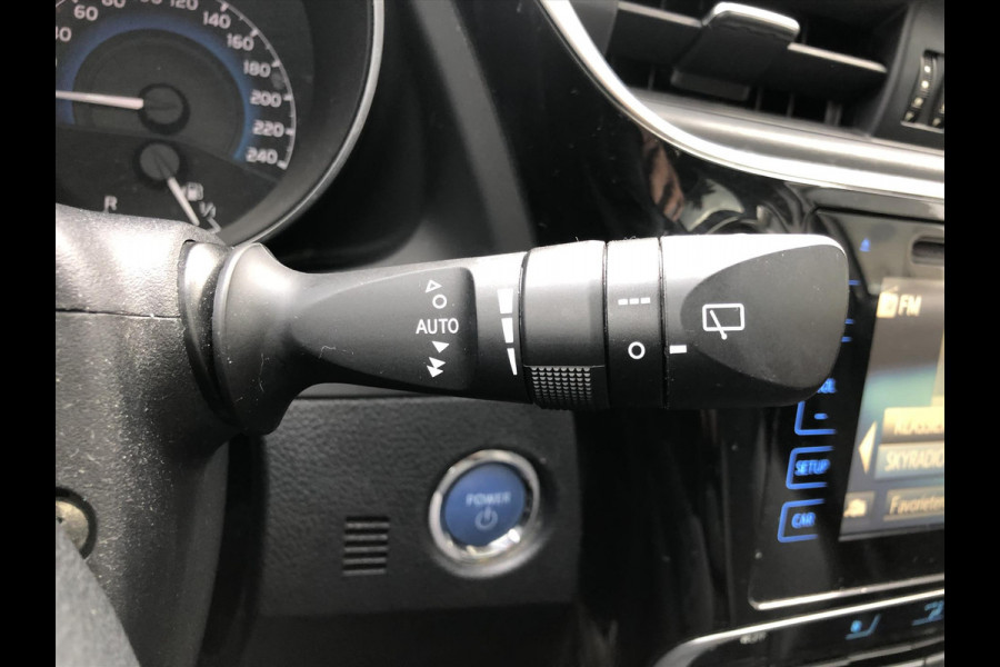 Toyota Auris 1.8 Hybrid Lease | Panoramdak, Navigatie, Licht + Regensensor, 17inch, Privacy glass, Bluetooth, Parkeercamera