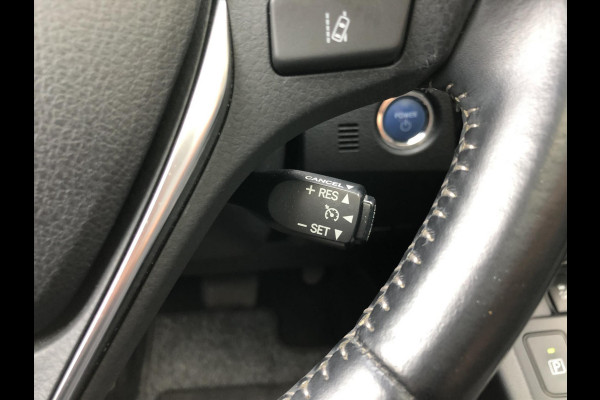 Toyota Auris 1.8 Hybrid Lease | Panoramdak, Navigatie, Licht + Regensensor, 17inch, Privacy glass, Bluetooth, Parkeercamera