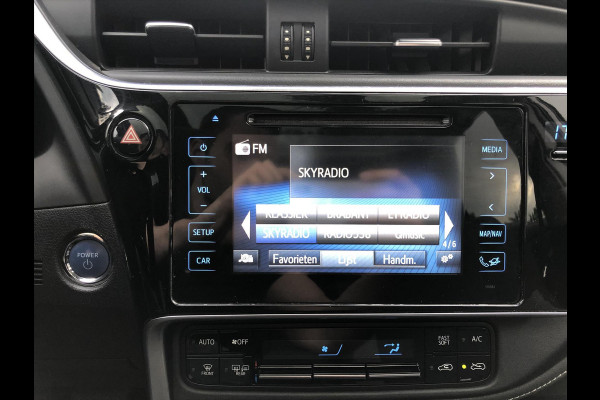 Toyota Auris 1.8 Hybrid Lease | Panoramdak, Navigatie, Licht + Regensensor, 17inch, Privacy glass, Bluetooth, Parkeercamera