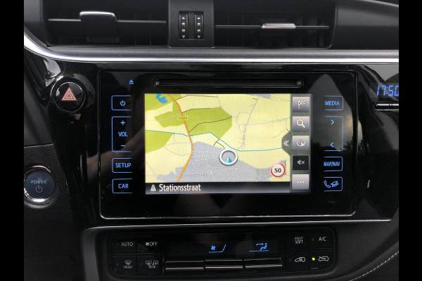 Toyota Auris 1.8 Hybrid Lease | Panoramdak, Navigatie, Licht + Regensensor, 17inch, Privacy glass, Bluetooth, Parkeercamera