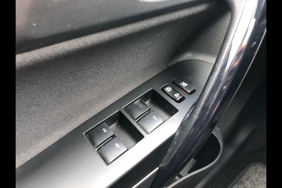 Toyota Auris 1.8 Hybrid Lease | Panoramdak, Navigatie, Licht + Regensensor, 17inch, Privacy glass, Bluetooth, Parkeercamera