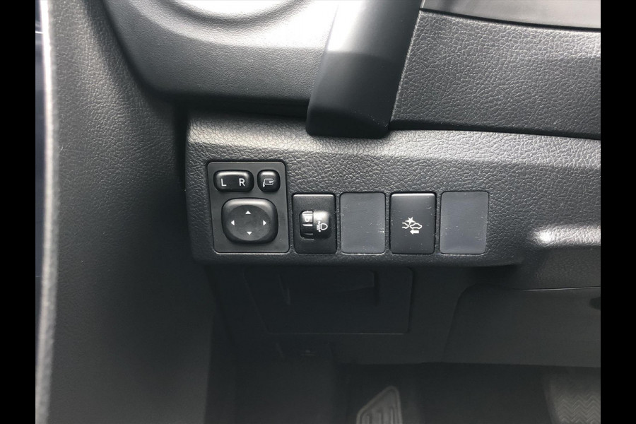 Toyota Auris 1.8 Hybrid Lease | Panoramdak, Navigatie, Licht + Regensensor, 17inch, Privacy glass, Bluetooth, Parkeercamera